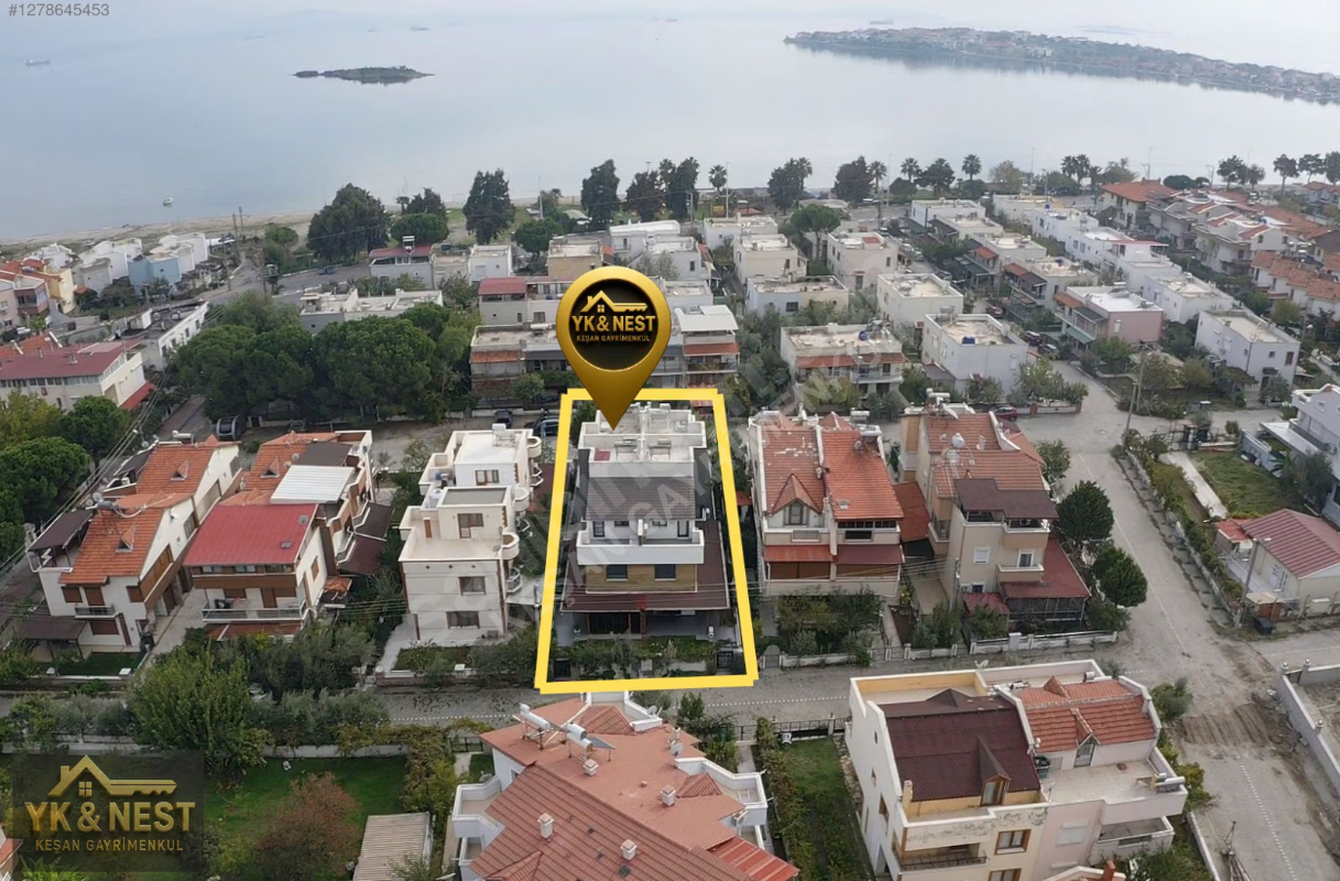 Çandarlı'da Denize 150 Metre Satılık 4+1 Villa